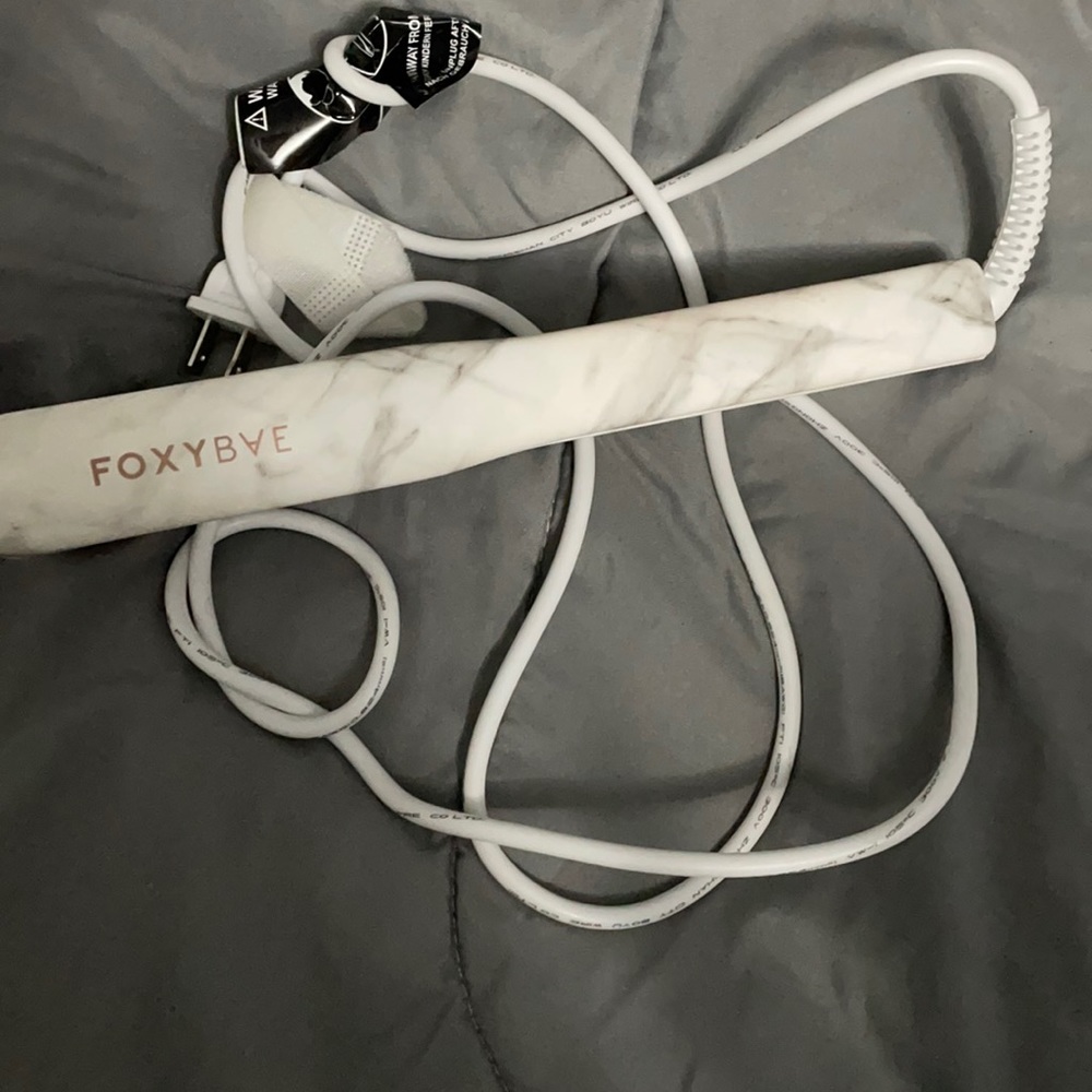 WHITE MARBLE ROSE GOLD FLAT IRON